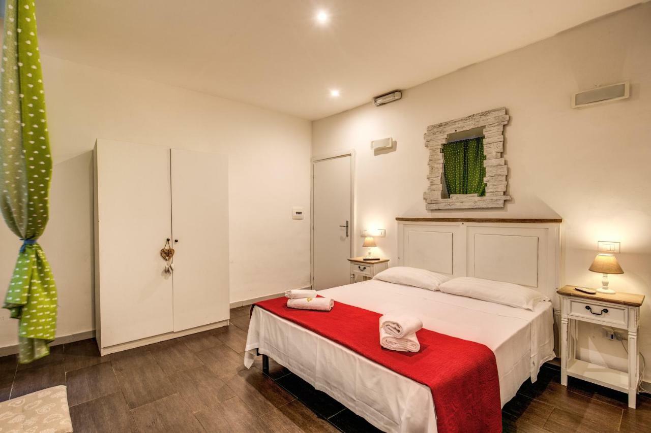 Guest House O Affittacamere La Civetta Di Trastevere B Roma Exterior foto