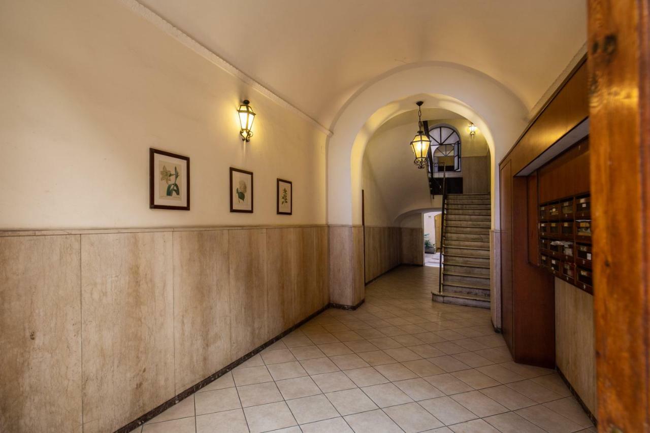 Guest House O Affittacamere La Civetta Di Trastevere B Roma Exterior foto