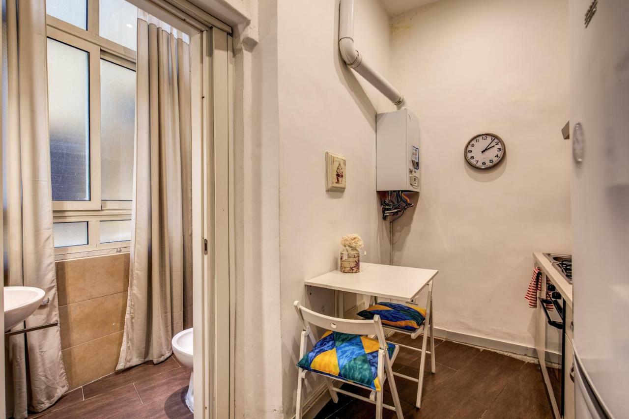 Guest House O Affittacamere La Civetta Di Trastevere B Roma Exterior foto